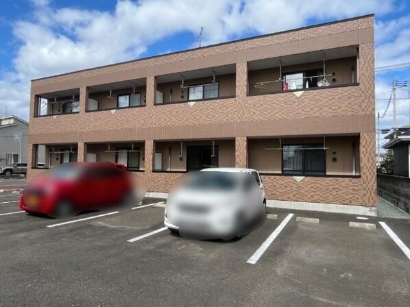 グランディール泰英1号館の物件外観写真